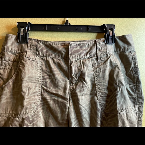 Express Capri’s - 4 - Picture 2 of 9